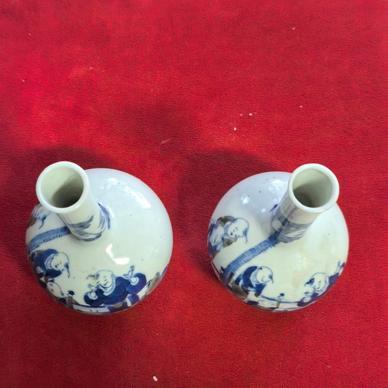清晚期 青花釉里红婴戏图小天球瓶两只 - 图6