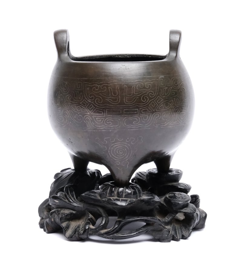 A silver-wire inlaid bronze tripod censer with Shisou mark - 图2