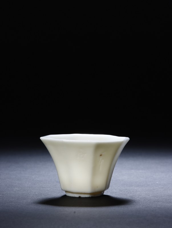 明末清初 德化白釉诗文八方角杯 - 图1