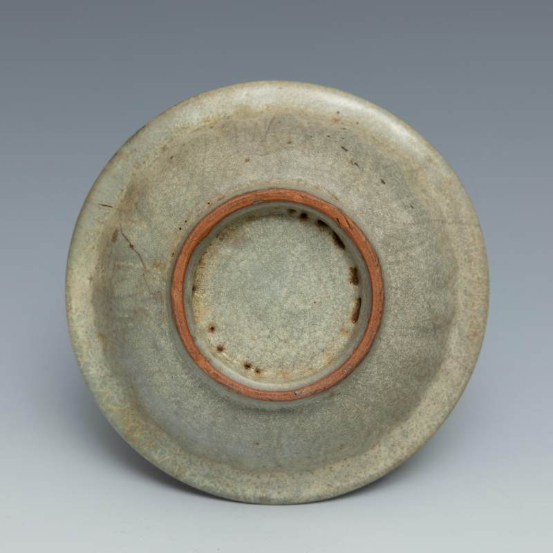 A small Longquan celadon 'twin-fish' dish - 图3