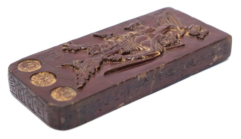 A lacquered and parcel-gilt wooden Taoist token - 图5