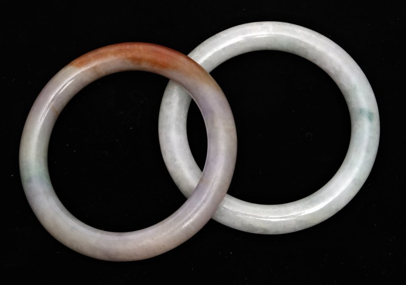 Two jadeite bangles - 图3