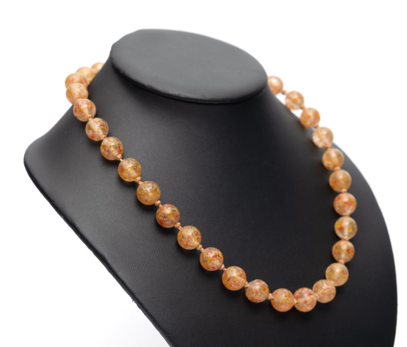 Six beaded glass necklaces - 图5