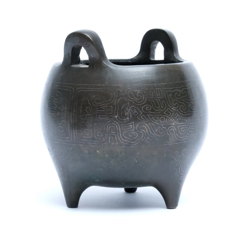 A silver-wire inlaid bronze tripod censer with Shisou mark - 图3