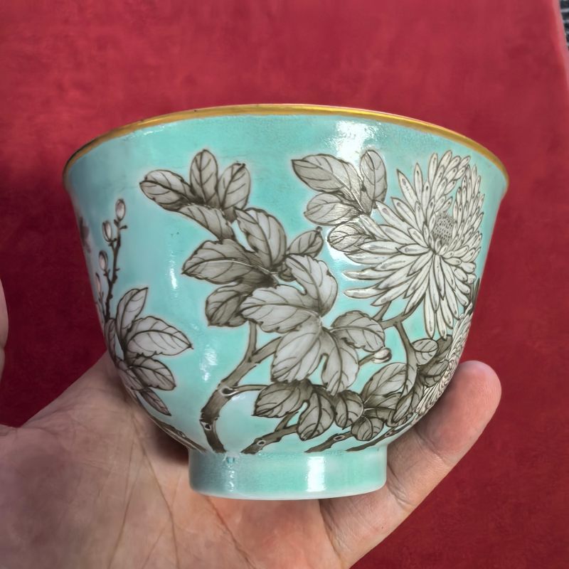 清晚期 粉彩松石绿地墨彩花卉纹杯 - 图8