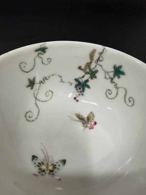清中期 粉彩过枝松鼠葡萄纹茶圆 - 图8