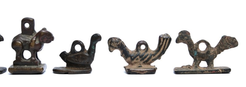A group of seven small bronze seals as pendants - 图3