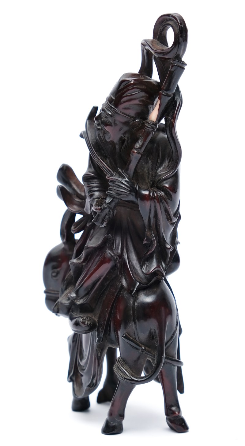 Three small figures including a Guanyin - 图12