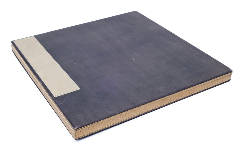An album showing Cotton production and Chinese imperial poems in red ink - 图1