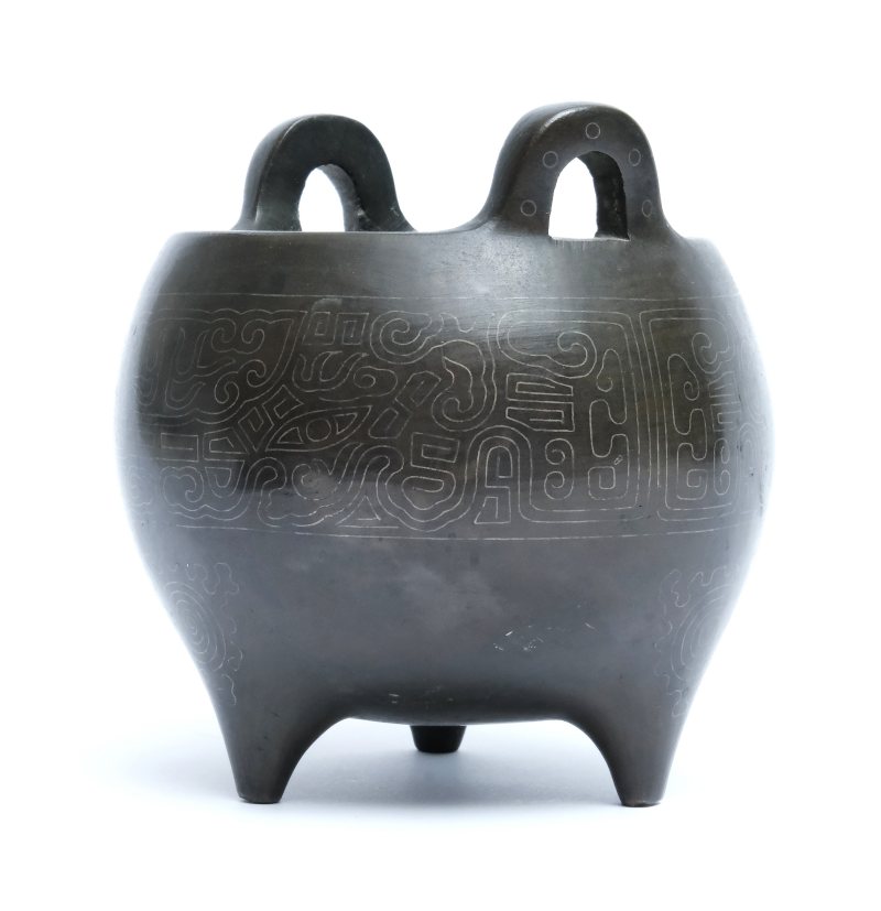 A silver-wire inlaid bronze tripod censer with Shisou mark - 图5