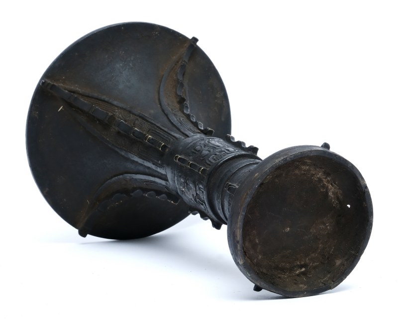 A Ming bronze vase, Gu - 图7