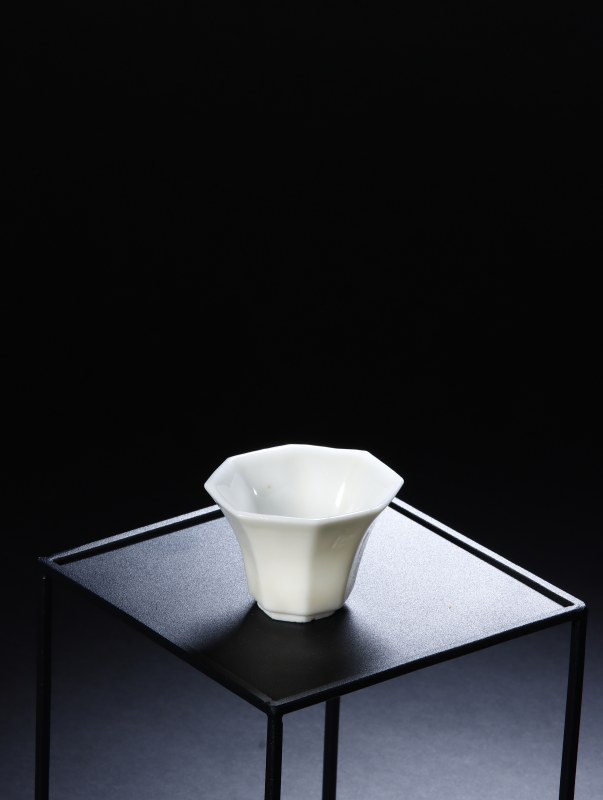 明末清初 德化白釉诗文八方角杯 - 图2