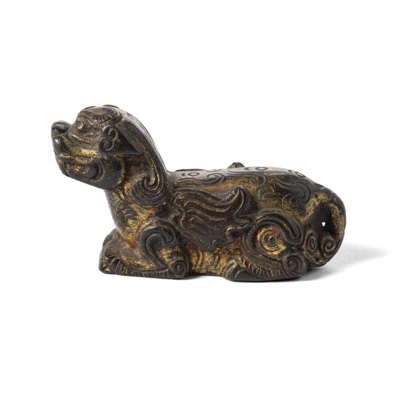 Three bronze parcel-gilt weights - 图4