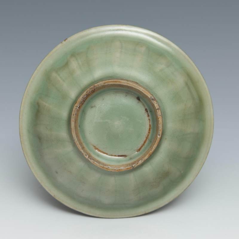 A small Longquan celadon unusual 'single-fish' dish - 图3