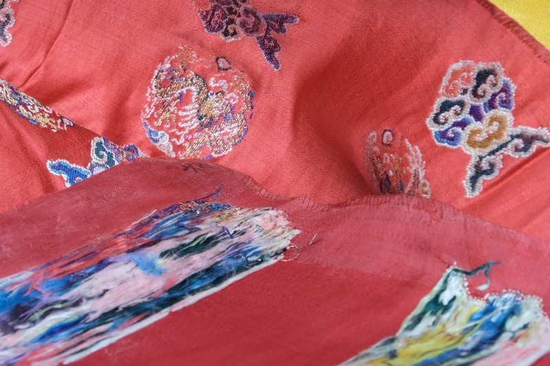 Two silk brocade panels - 图11