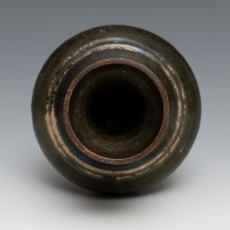 A dark green-glazed pottery jar - 图5
