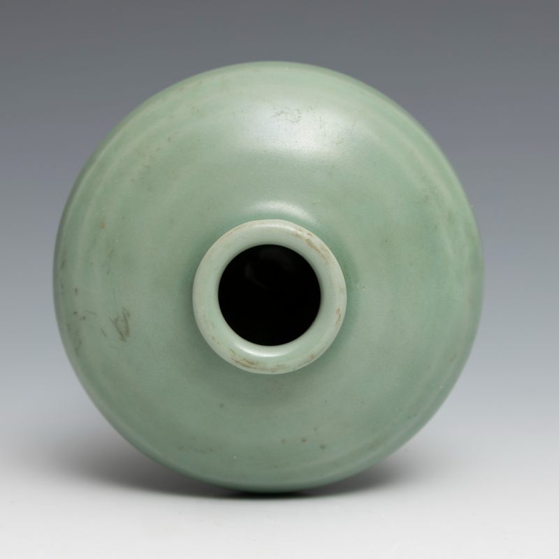 A set of five plain Longquan celadon jars - 图3