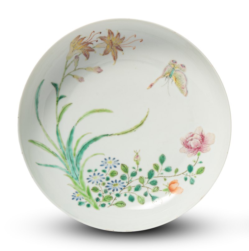 A pair of famille rose 'butterfly' dishes - 图3