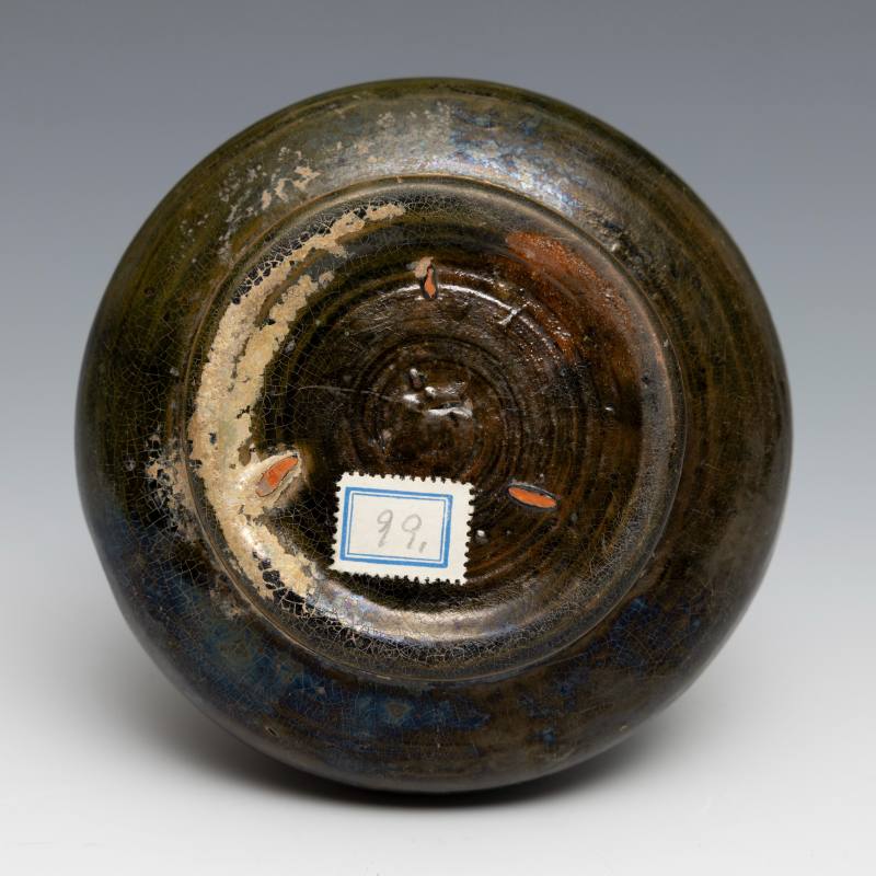 A dark green-glazed pottery jar - 图6