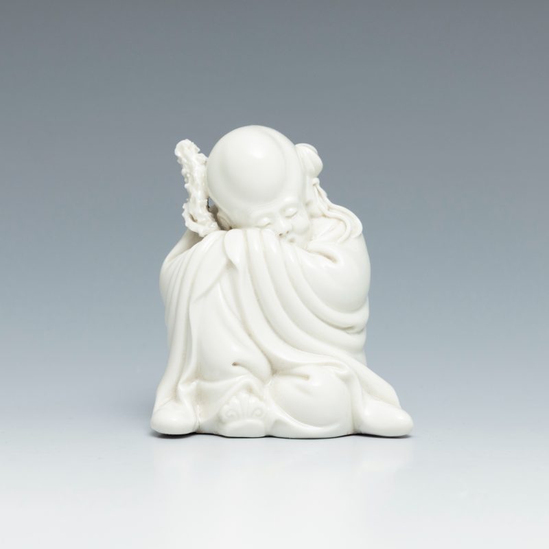 A Dehua white-glazed seated figure of Shoulao - 图3