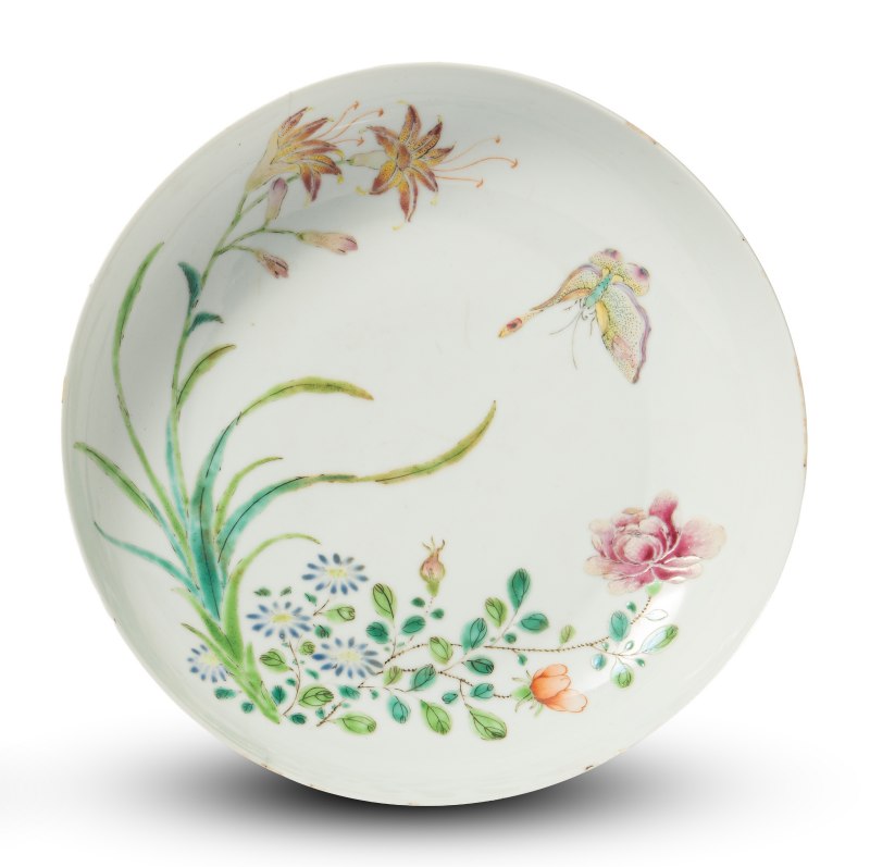 A pair of famille rose 'butterfly' dishes - 图6