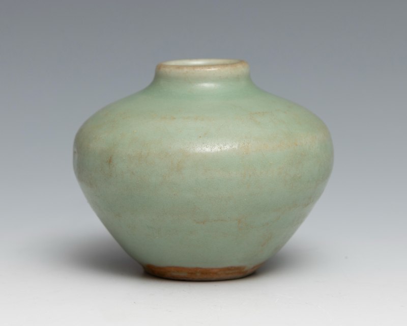 A set of five plain Longquan celadon jars - 图7