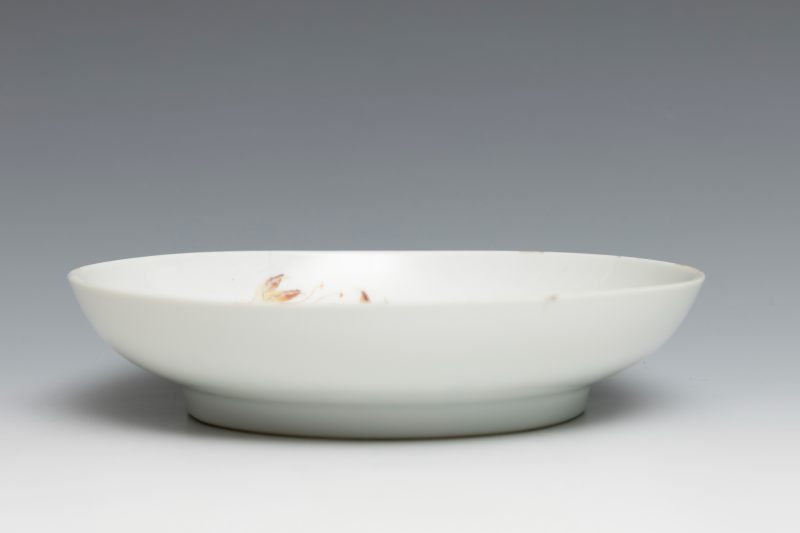 A pair of famille rose 'butterfly' dishes - 图8