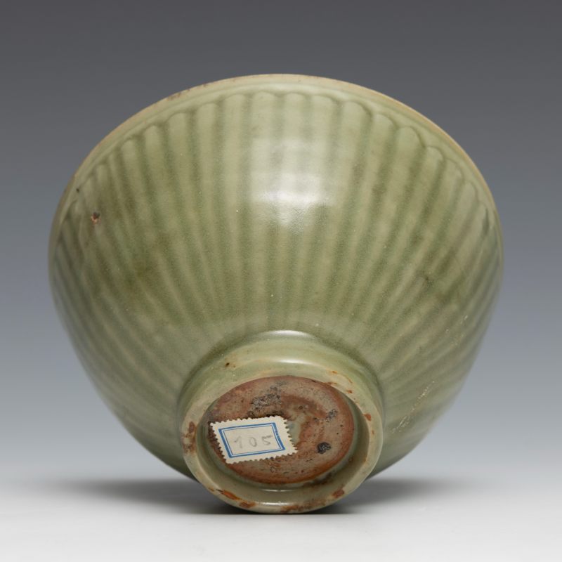 A Longquan celadon 'chrysanthemum' bowl - 图5