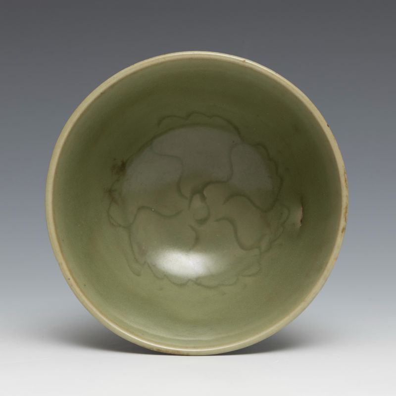 A Longquan celadon 'chrysanthemum' bowl - 图4