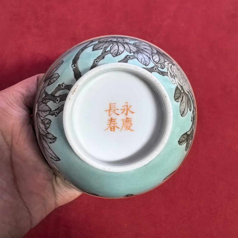 清晚期 粉彩松石绿地墨彩花卉纹杯 - 图12