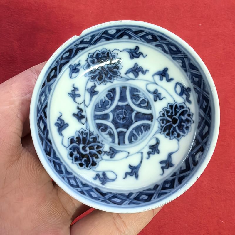 清光绪 青花缠枝莲纹小蝶 - 图3