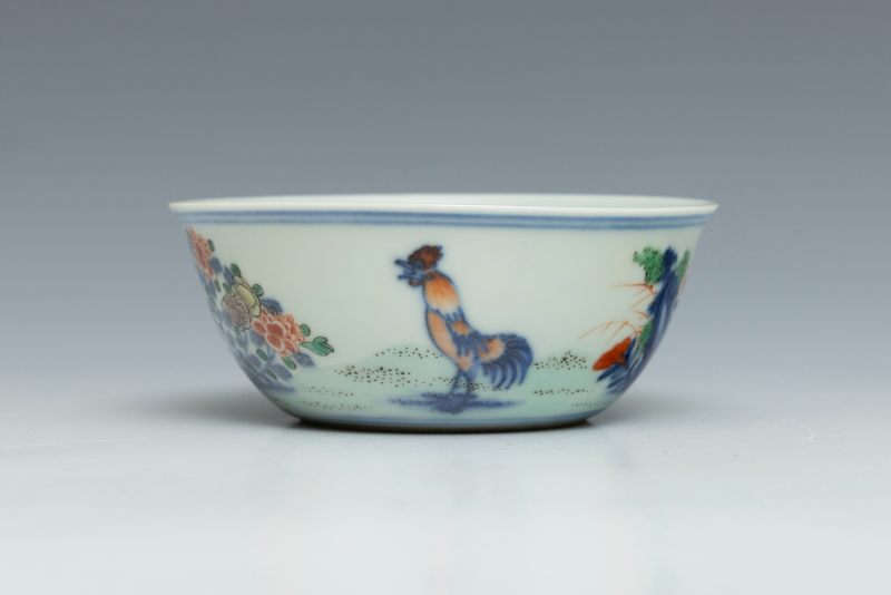 A Ming-style doucai 'chicken' cup, Chenghua mark but of later period - 图2