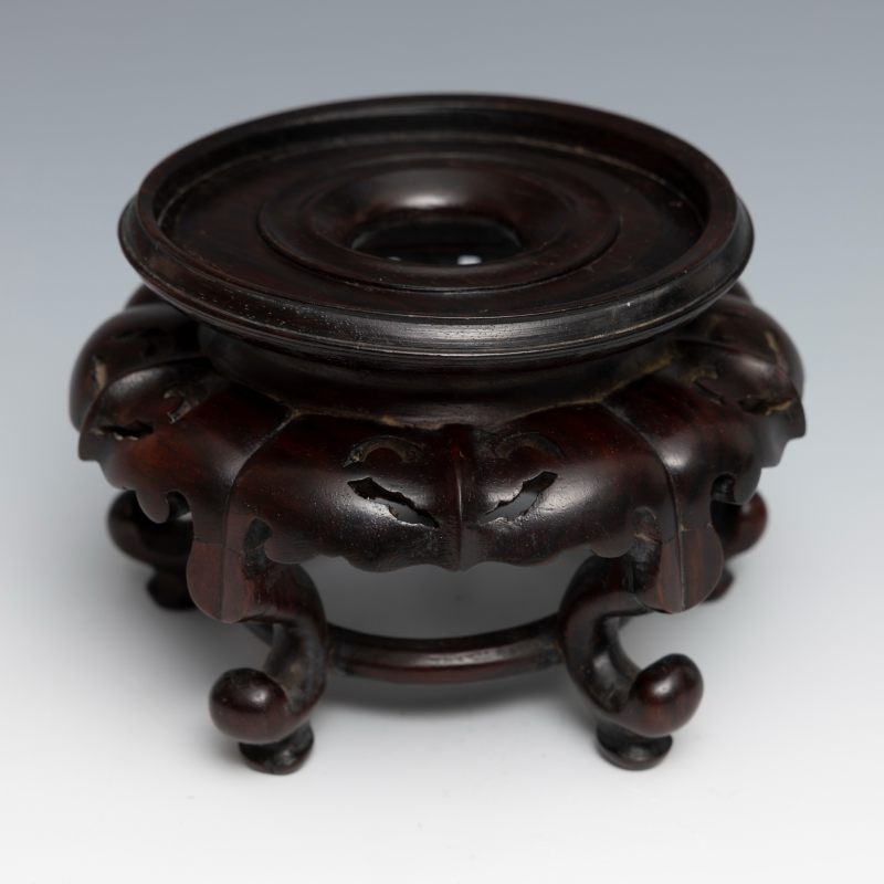 A group of fourteen hardwood display stands - 图2