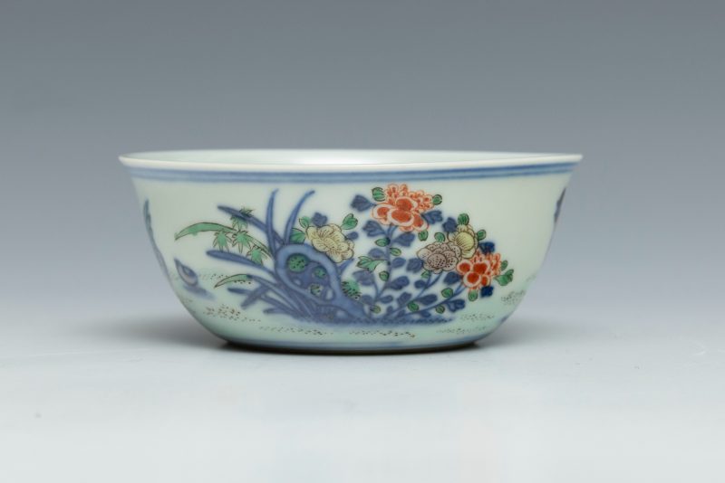 A Ming-style doucai 'chicken' cup, Chenghua mark but of later period - 图5