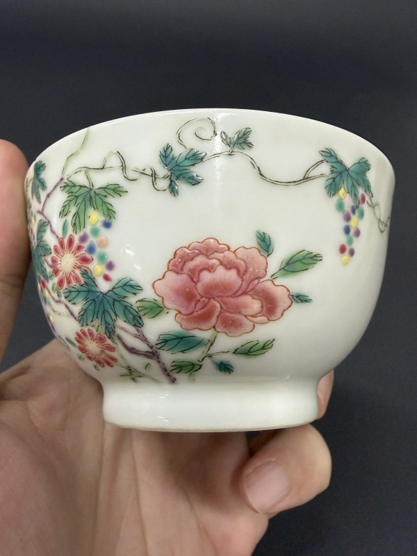 清中期 粉彩过枝松鼠葡萄纹茶圆 - 图13