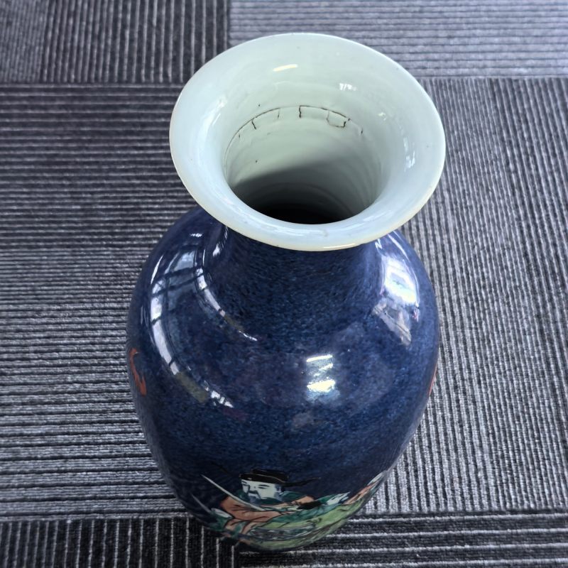清晚期 洒蓝斗彩神仙人物瓶 - 图8