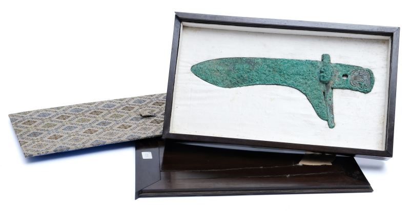 An archaic bronze dagger-axe, Ge - 图6
