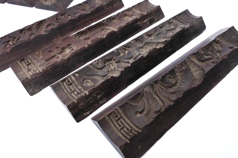 Three wooden imperial candle moulds with five-clawed dragon design - 图4