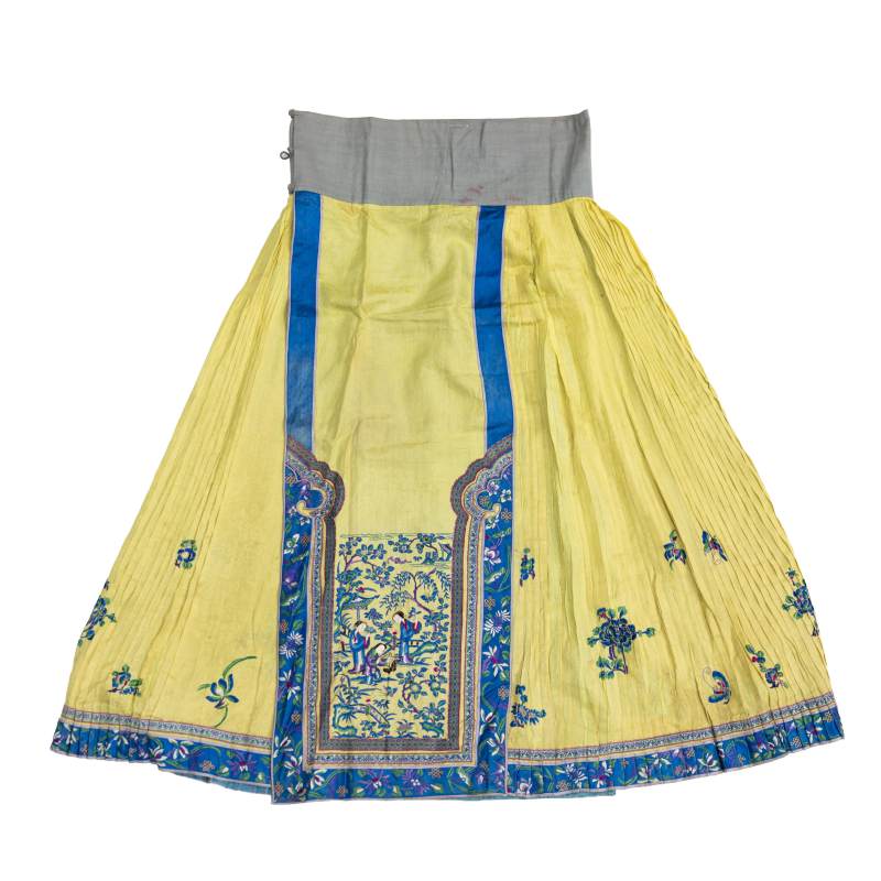A yellow-ground embroidered silk skirt - 图2