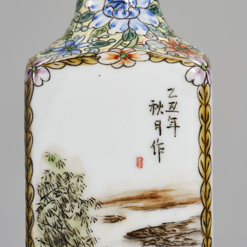 20世纪80年代 山水人物四方瓶一对 - 图3