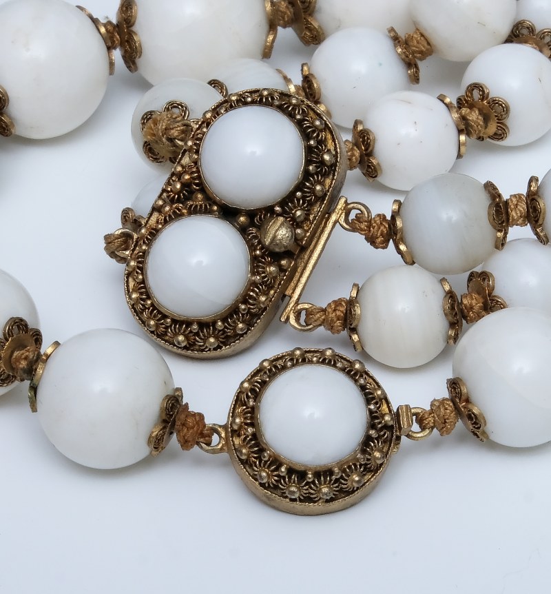 Five bead necklaces and one bracelet - 图8