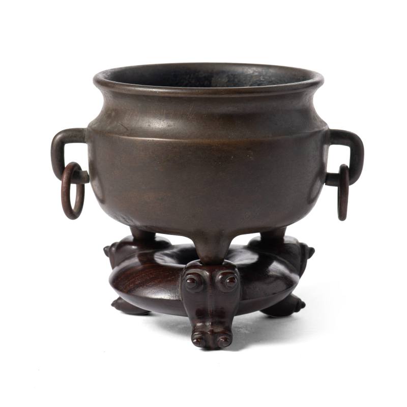 A small bronze tripod censer with ring handles - 图1