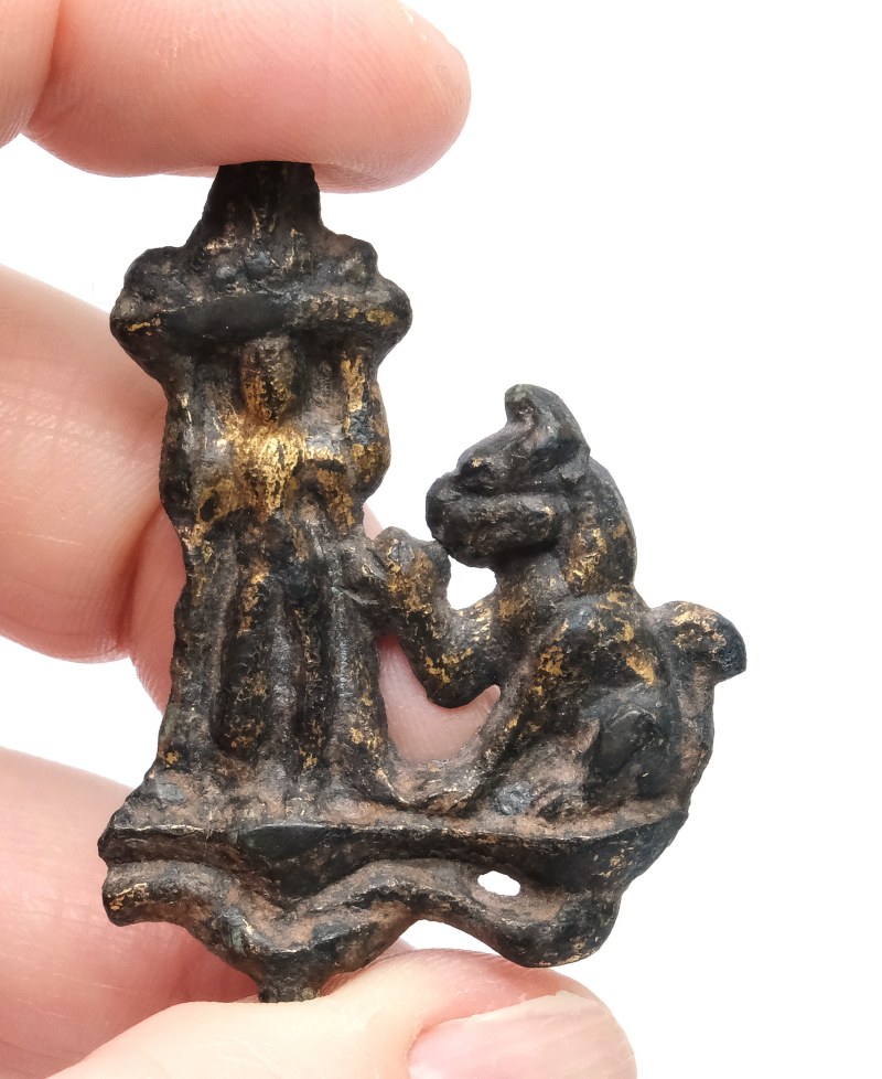 A group of four small gilt-bronze figures - 图5
