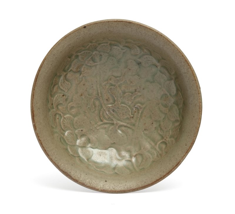 A Yaozhou celadon molded shallow dish - 图1