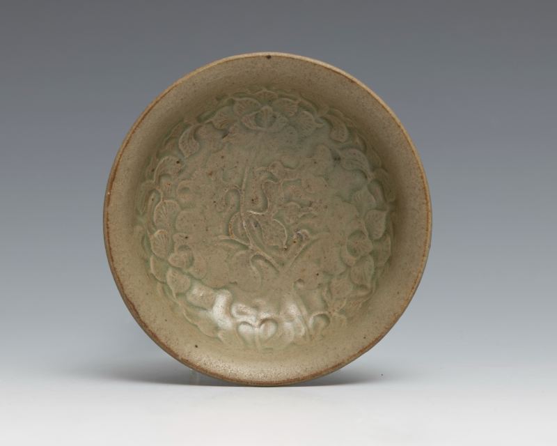 A Yaozhou celadon molded shallow dish - 图2