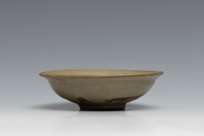 A Yaozhou celadon molded shallow dish - 图4