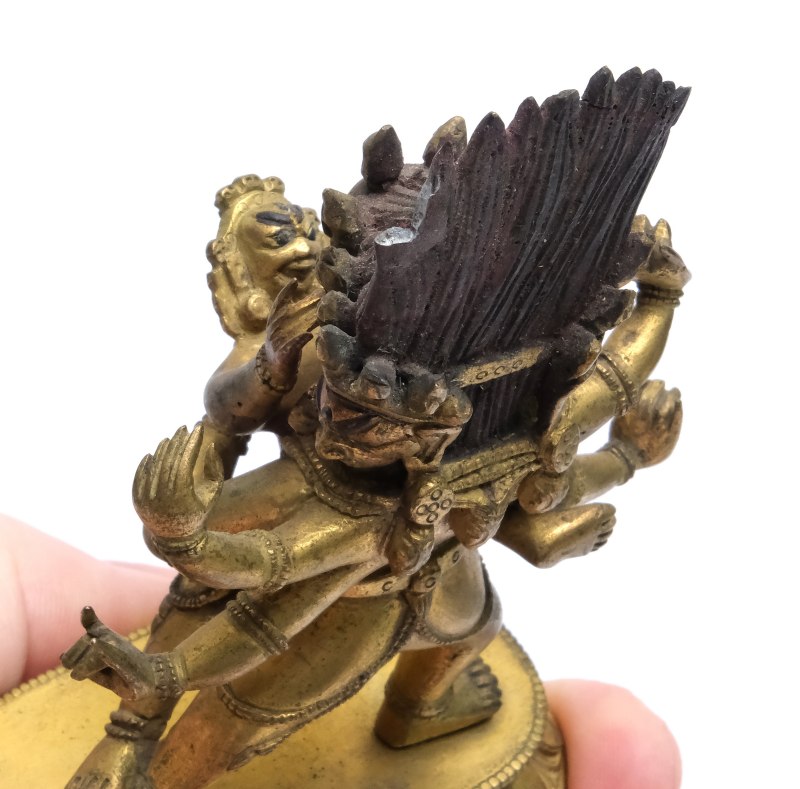 A Sino-Tibetan gilt-bronze figure of Hayagriva and consort - 图8