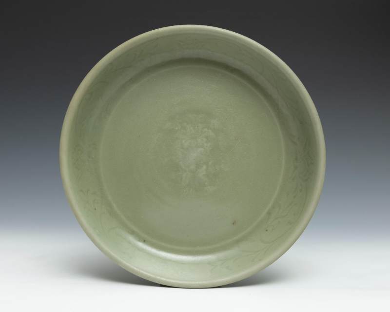 A large Longquan celadon dish - 图2