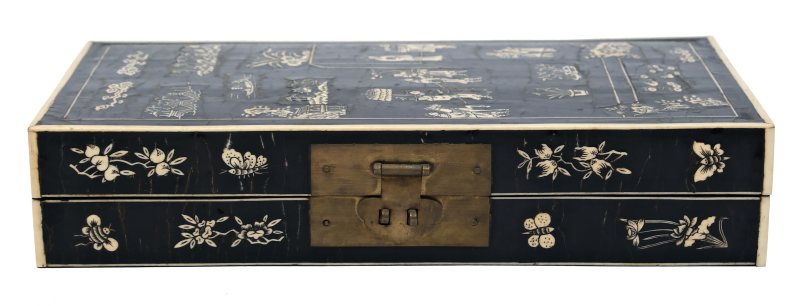 A bone-inset black lacquer rectangular document box and cover - 图4