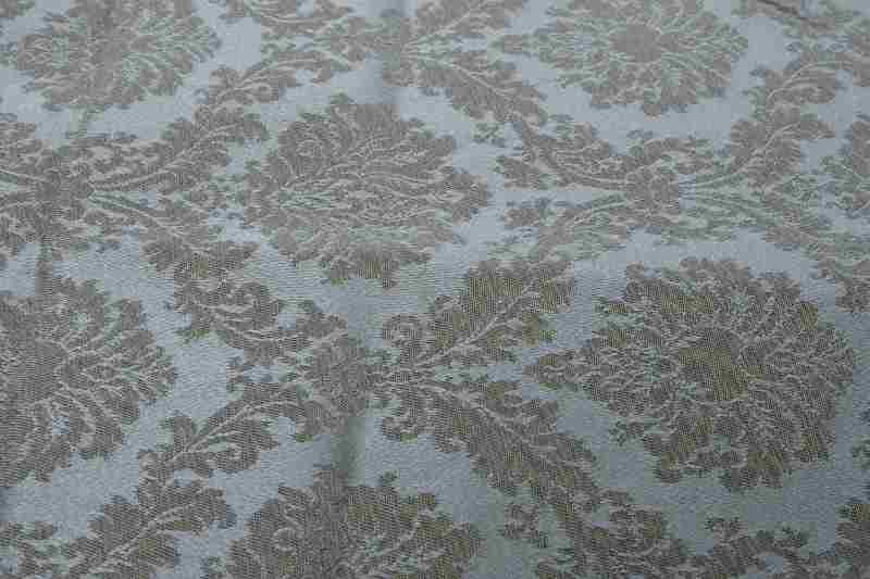 Three panels of silk fabric - 图11